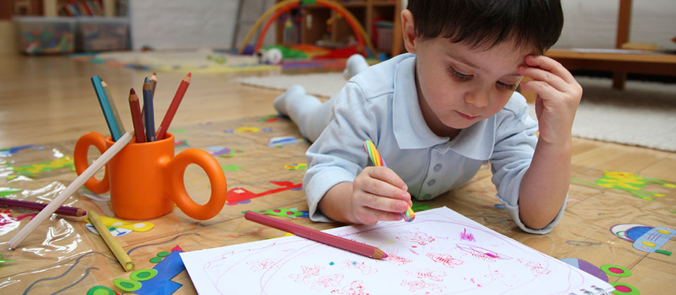 Pourquoi les enfants aiment le coloriage ?